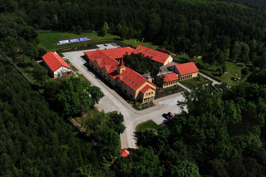 Готель Uroczysko Porszewice - Osrodek Konferencyjno-Rekolekcyjny Паб'яніце Екстер'єр фото