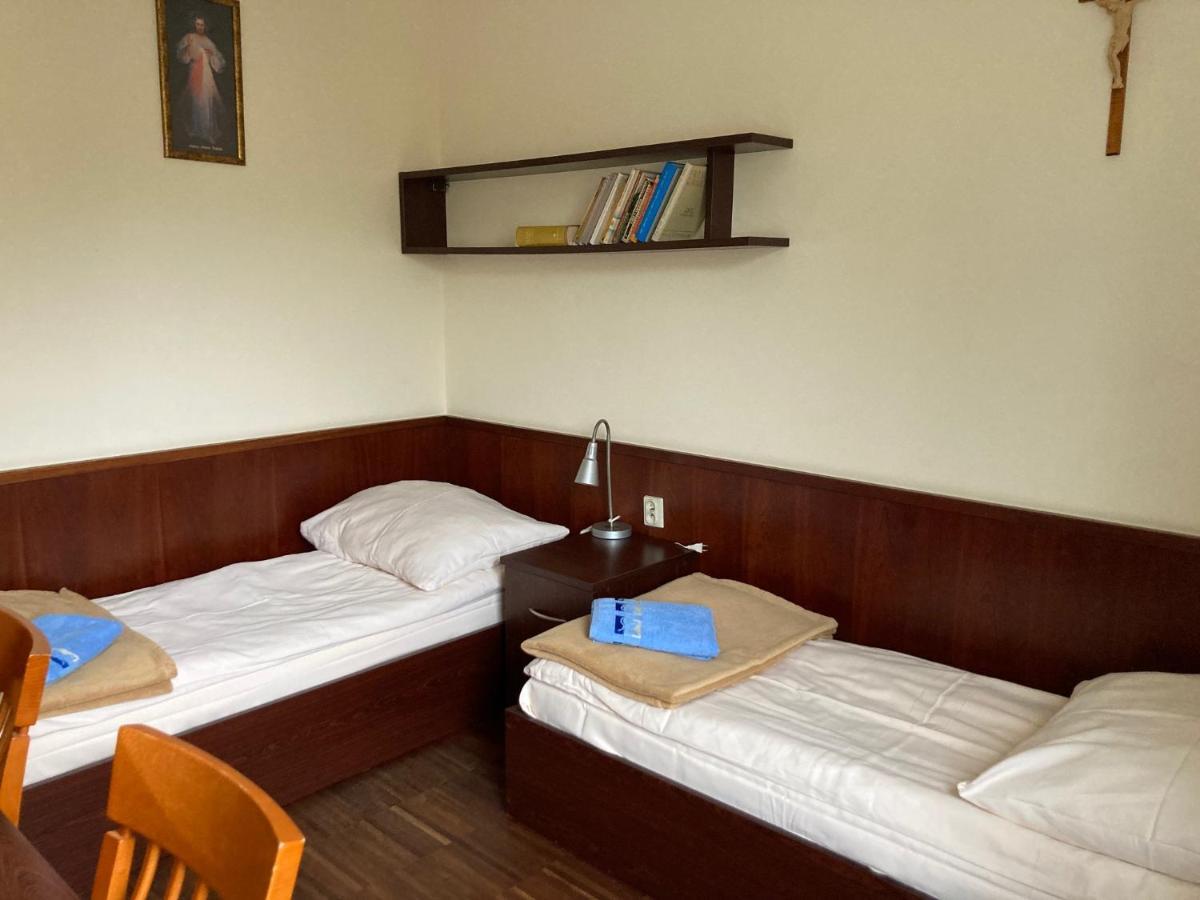 Готель Uroczysko Porszewice - Osrodek Konferencyjno-Rekolekcyjny Паб'яніце Екстер'єр фото